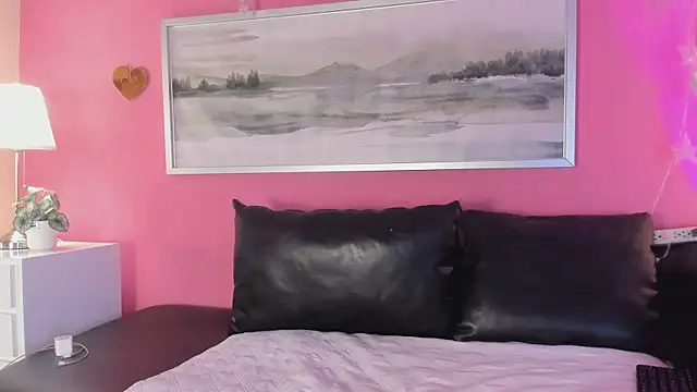 Tiffanysurez  online show from October 2, 9:11 pm