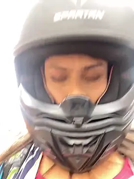 Tiffanysurez  online show from January 31, 8:18 pm