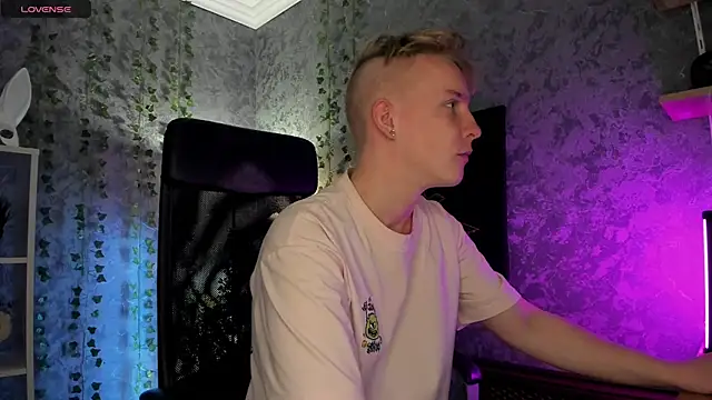 AlexxSweet online show from October 24, 4:53 am