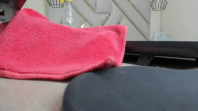 nalalye cruzz  online show from March 7, 2:46 am