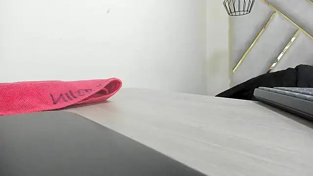 nalalye cruzz  online show from March 8, 3:17 am