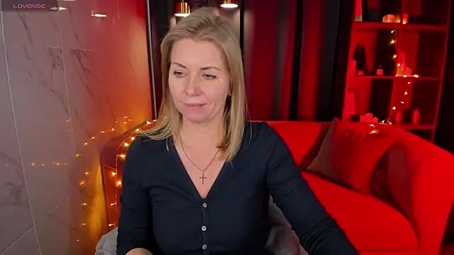 Snapshot of Annie_Light chatting on January 17, 11:59 am Annie Light online show from January 17, 11:59 am