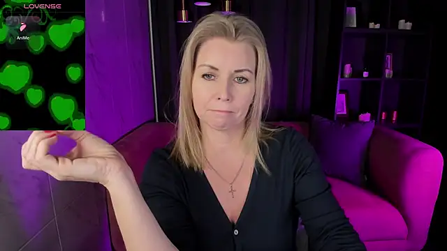 Snapshot of Annie_Light chatting on January 30, 11:44 am Annie Light online show from January 30, 11:44 am