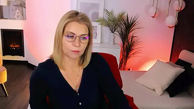 Snapshot of Annie_Light chatting on September 21, 5:42 am Annie Light online show from September 21, 5:42 am