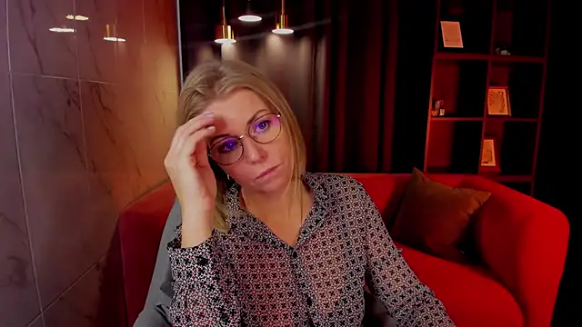 Snapshot of Annie_Light chatting on October 10, 5:39 am Annie Light online show from October 10, 5:39 am