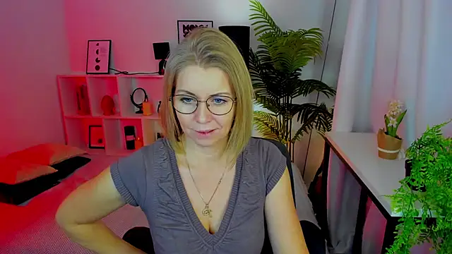 Annie Light online show from January 16, 5:55 am