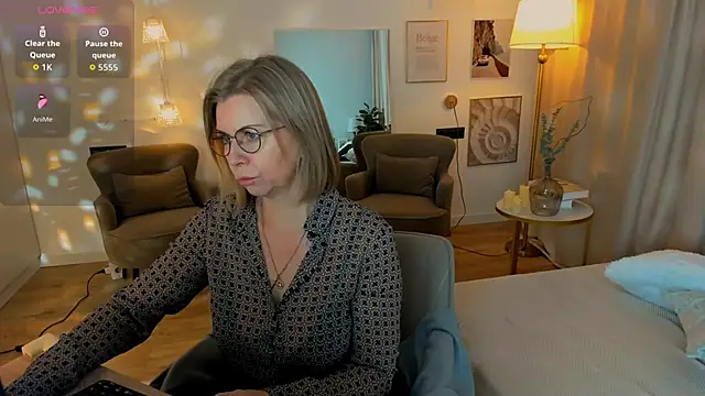 Annie Light online show from February 24, 6:22 am