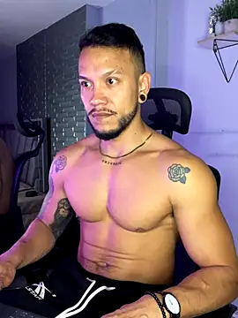 ARON TAYLER01 online show from September 30, 10:31 am