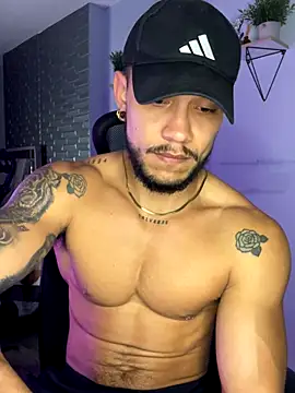 ARON TAYLER01 online show from October 24, 10:22 am