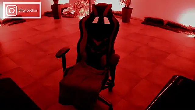 dirty-boss online show from December 11, 8:28 pm