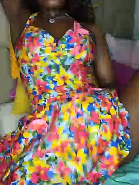 Snapshot of NicRaisaa chatting on February 21, 4:24 am NicRaisaa online show from February 21, 4:24 am