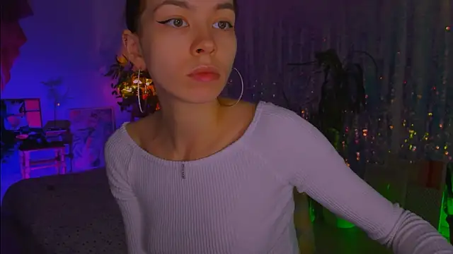 poli   online show from December 21, 4:36 pm