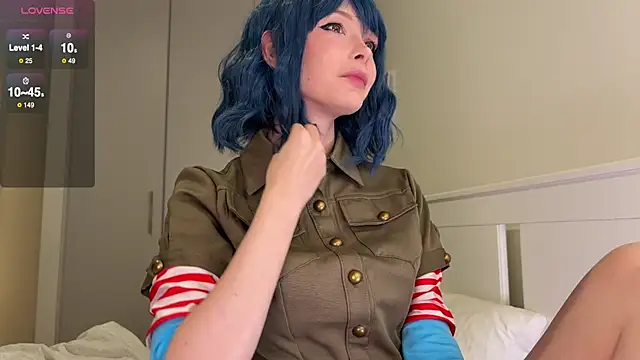 neon demon online show from March 25, 8:15 pm