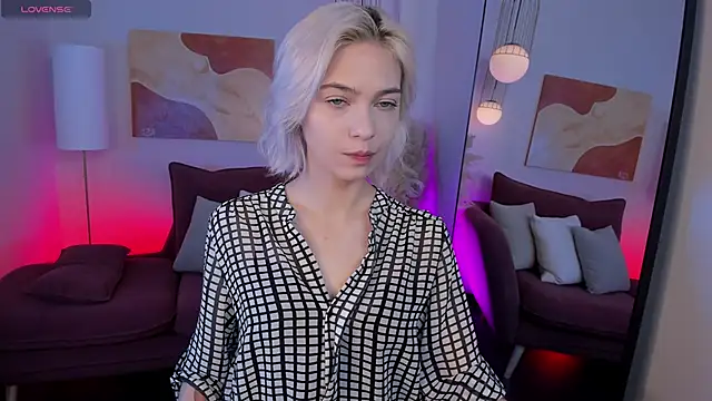 Snapshot of AlysiaSun chatting on September 13, 1:55 pm AlysiaSun online show from September 13, 1:55 pm