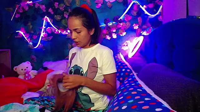 Samara Beltran online show from December 23, 8:44 am