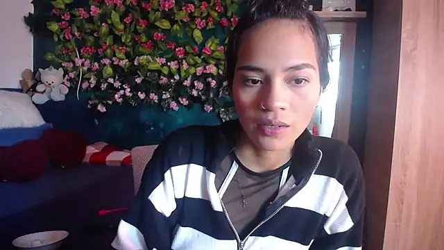 Samara Beltran online show from February 6, 12:05 pm