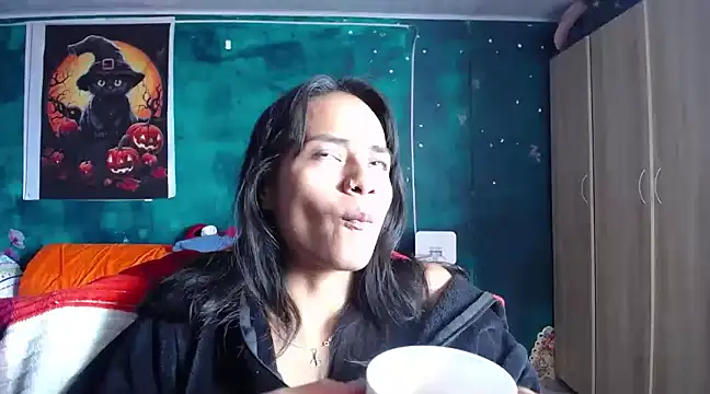 Samara Beltran online show from March 13, 5:28 pm