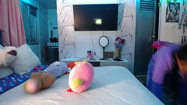 Samara Beltran online show from September 12, 11:15 pm