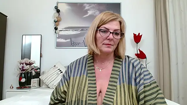 YulliaMilf online show from January 15, 3:07 pm