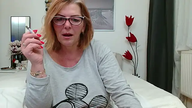 YulliaMilf online show from February 25, 4:24 am