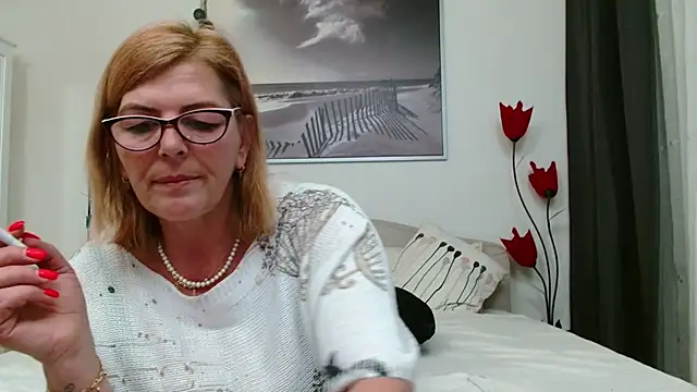 YulliaMilf online show from March 9, 3:49 pm