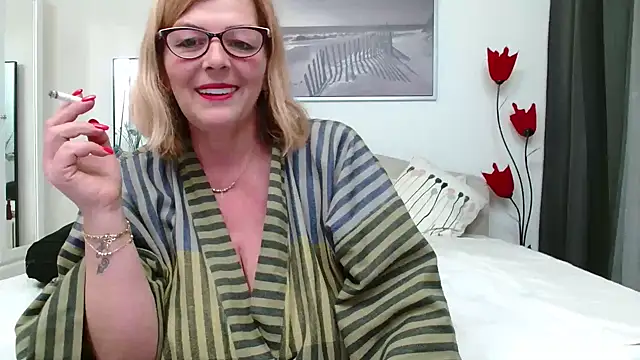 YulliaMilf online show from March 11, 3:34 pm