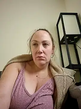 Wisie Cutie online show from December 8, 1:03 pm