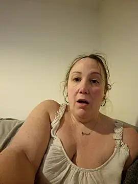 Wisie Cutie online show from January 19, 9:45 pm