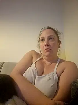 Wisie Cutie online show from February 25, 11:00 pm