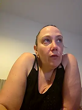 Snapshot of Wisie_Cutie chatting on February 24, 6:50 pm Wisie Cutie online show from February 24, 6:50 pm