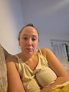 Snapshot of Wisie_Cutie chatting on February 26, 7:13 pm Wisie Cutie online show from February 26, 7:13 pm