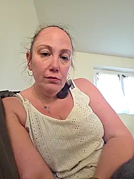 Snapshot of Wisie_Cutie chatting on March 4, 4:35 pm Wisie Cutie online show from March 4, 4:35 pm