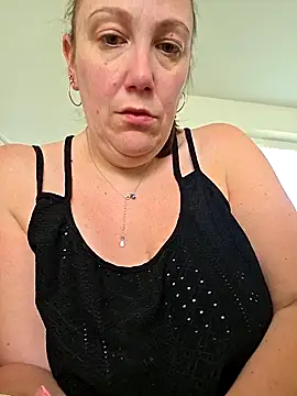 Snapshot of Wisie_Cutie chatting on March 18, 10:40 am Wisie Cutie online show from March 18, 10:40 am