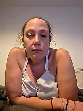 Snapshot of Wisie_Cutie chatting on March 27, 11:26 pm Wisie Cutie online show from March 27, 11:26 pm