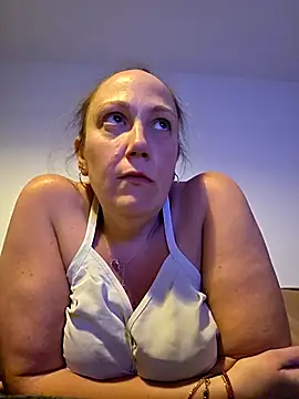 Snapshot of Wisie_Cutie chatting on March 28, 10:53 pm Wisie Cutie online show from March 28, 10:53 pm