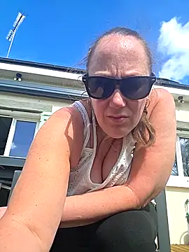 Snapshot of Wisie_Cutie chatting on March 29, 1:11 pm Wisie Cutie online show from March 29, 1:11 pm