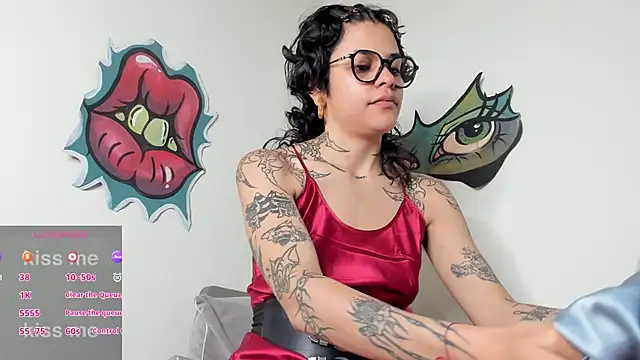 Snapshot of trinitty chatting on February 19, 12:01 pm trinitty online show from February 19, 12:01 pm