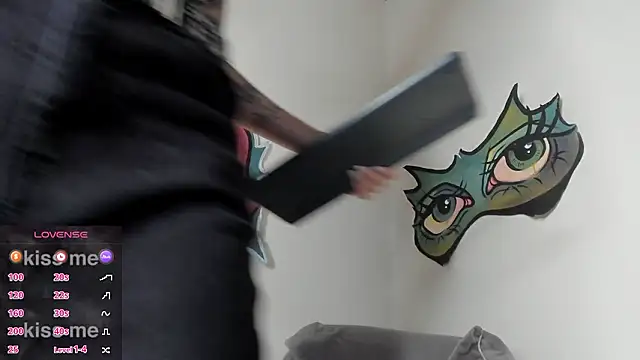 Snapshot of trinitty chatting on March 19, 1:04 pm trinitty online show from March 19, 1:04 pm