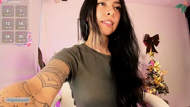 sara-lauren online show from December 17, 9:05 pm