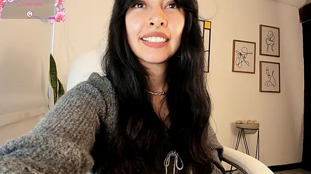 sara-lauren online show from January 8, 8:50 pm