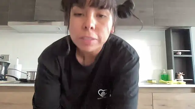 Snapshot of Diosagata chatting on February 17, 12:23 pm Diosagata online show from February 17, 12:23 pm