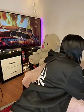 salome polaniiee online show from February 28, 8:20 am