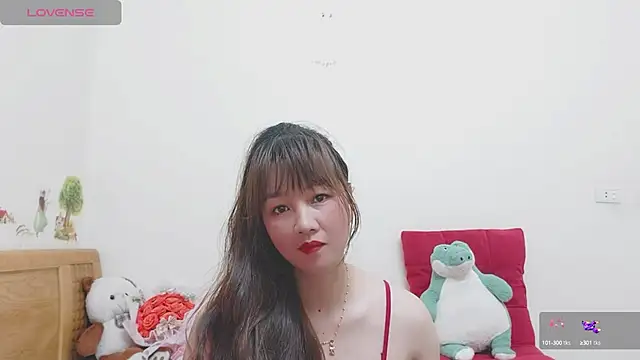 Holygirlsweet777 online show from December 17, 11:17 am