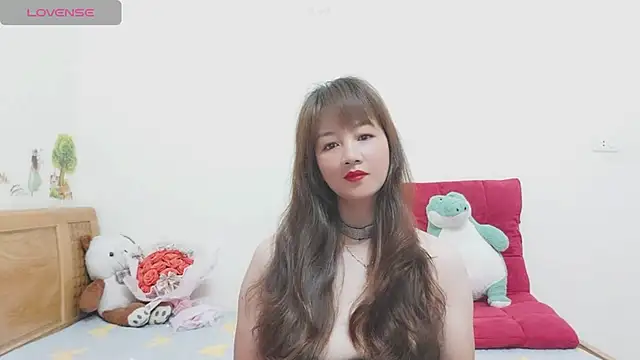 Holygirlsweet777 online show from December 18, 1:15 am