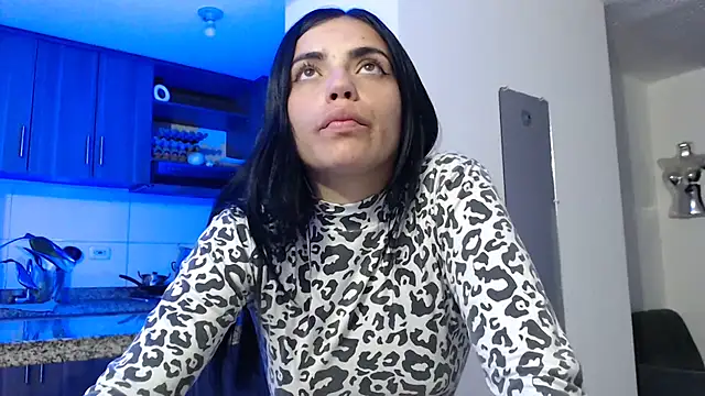 i am nina  online show from December 10, 5:50 am
