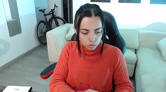 i am nina  online show from December 27, 5:09 am