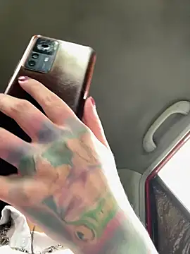 i am nina  online show from November 28, 9:06 pm