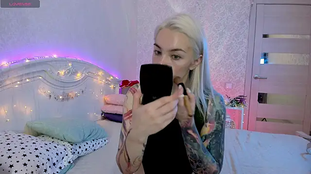 LillyMoure  online show from September 19, 11:38 pm