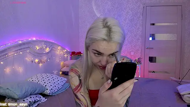 LillyMoure  online show from September 27, 11:32 pm