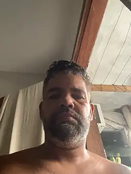 Snapshot of adgato chatting on April 5, 9:50 am adgato online show from April 5, 9:50 am